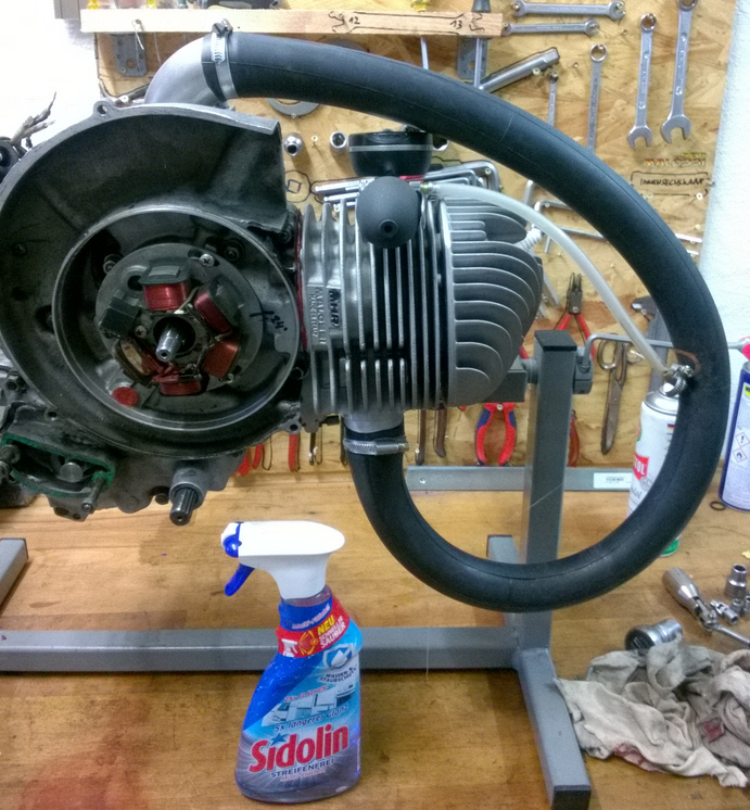 Vespa Motor abdrücken